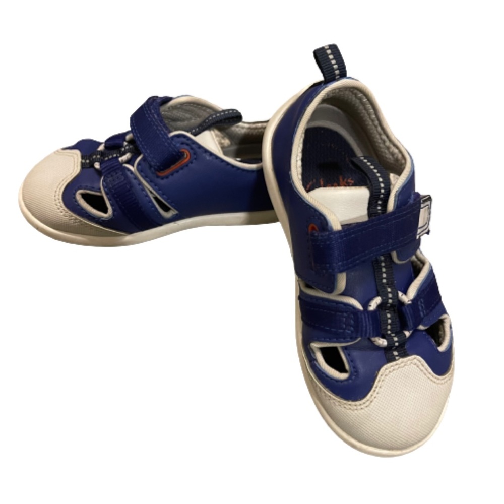 Clarks sandals size 7